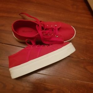 Wanted red shoes
